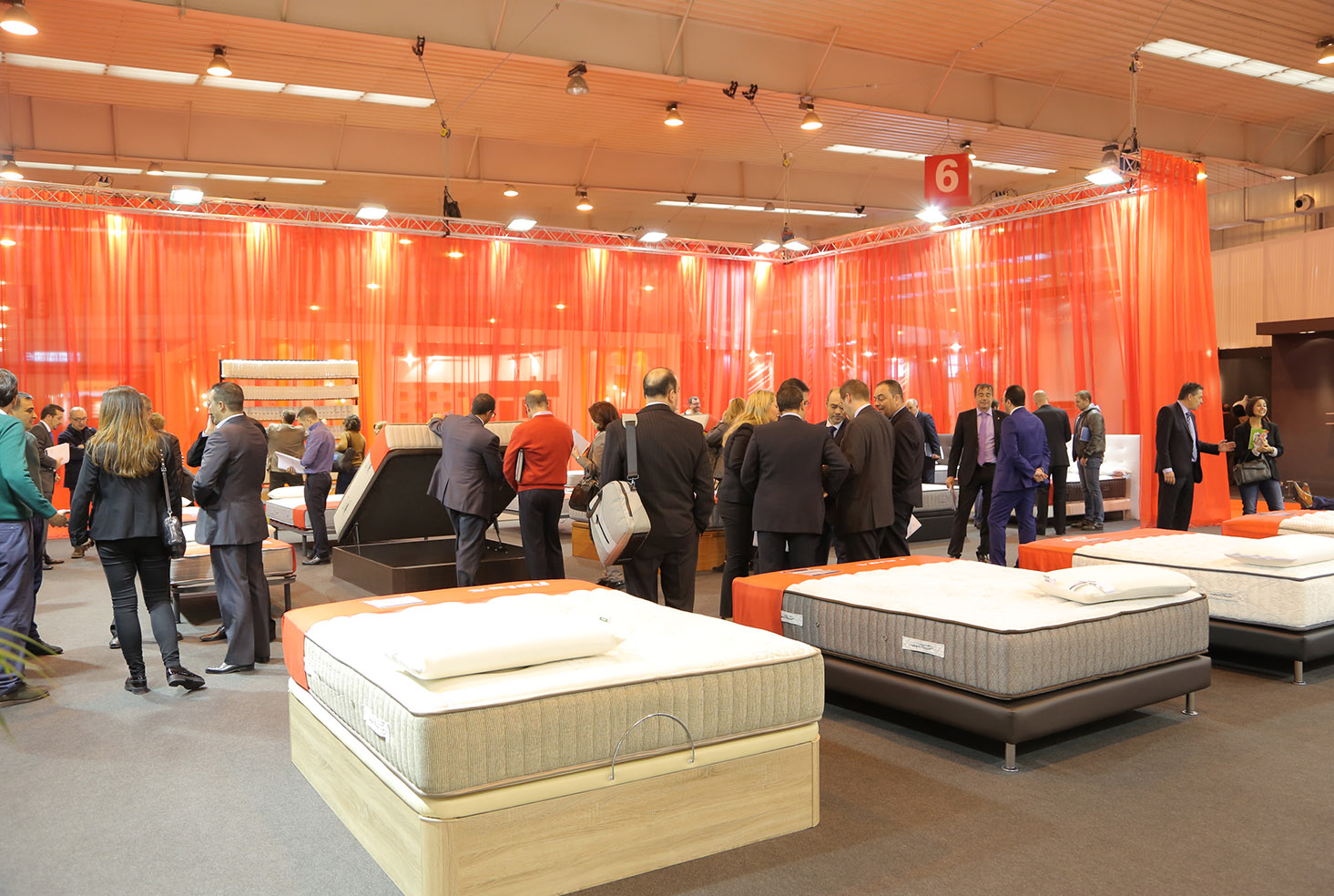 FERIA DEL MUEBLE 2016 desborda optimismo y ánimo de inversión en un sector que tiende a la recuperación.